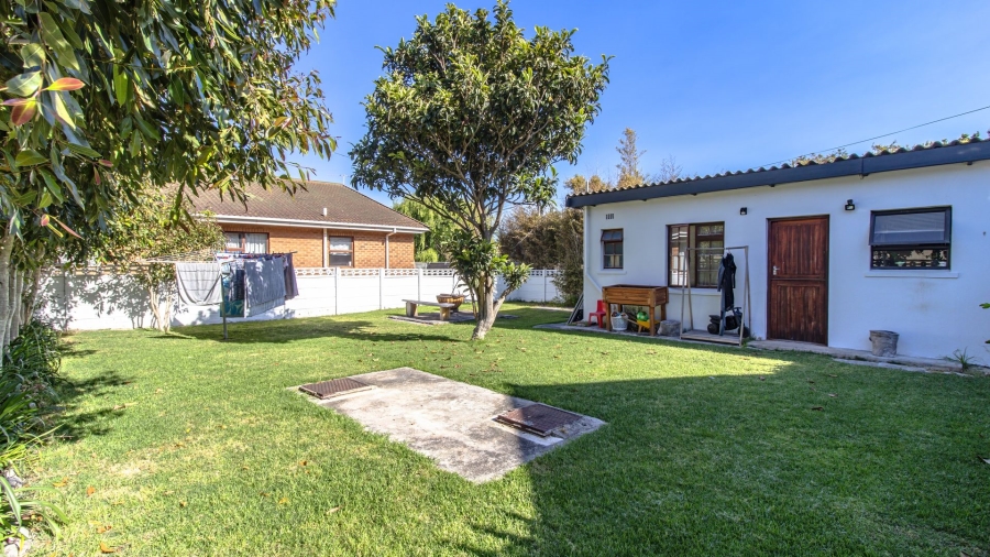 1 Bedroom Property for Sale in Sandbaai Western Cape